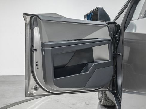 Used 2025 Tesla Cybertruck AWD Crew Cab image 11