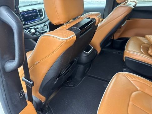Used 2021 Chrysler Pacifica Pinnacle AWD/4WD image 21
