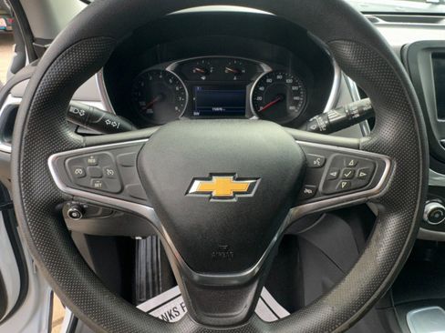 Used 2019 Chevrolet Equinox LT image 17
