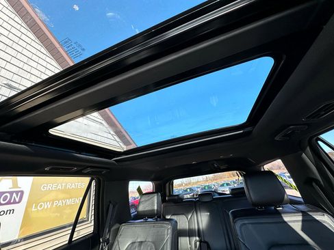 Used 2018 Ford Expedition Limited image 16