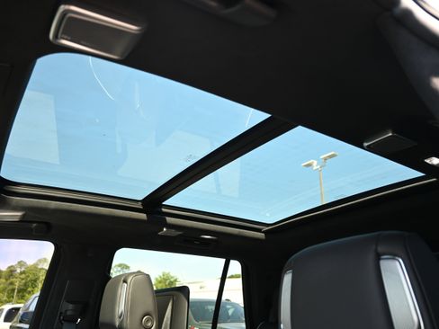 Used 2025 Cadillac Escalade V image 10