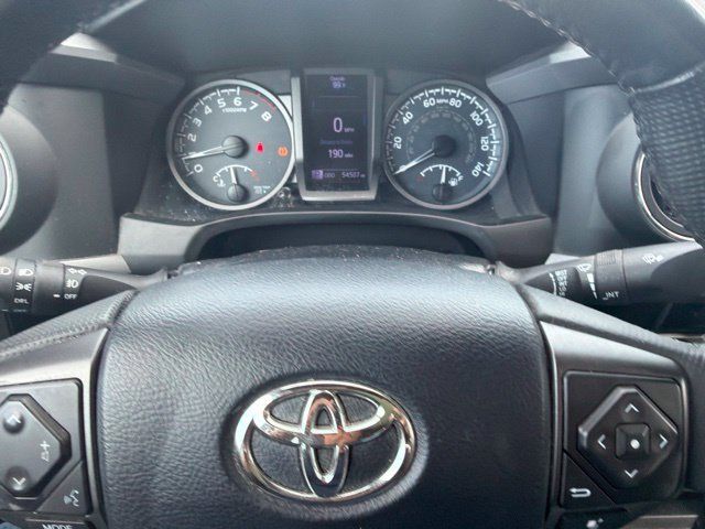 Used 2018 Toyota Tacoma TRD Off-Road AWD/4WD image 44