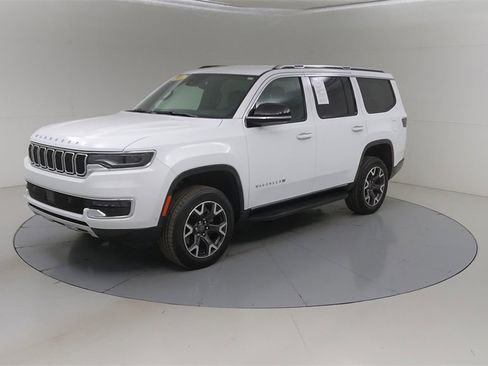 Used 2024 Jeep Wagoneer Series III image 22