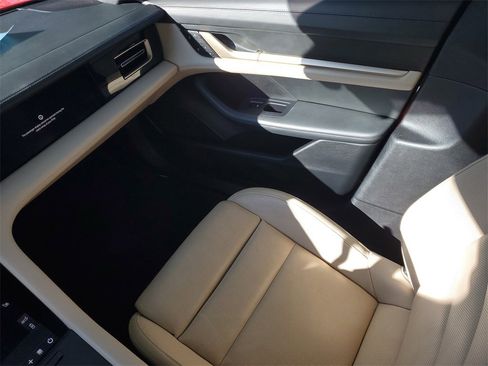 Used 2023 Porsche Taycan image 11