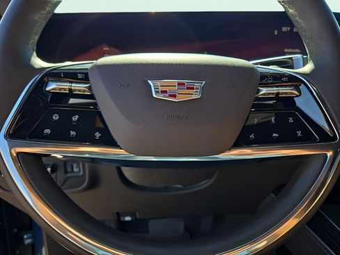 Used 2025 Cadillac Escalade Premium Luxury image 20