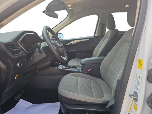 Used 2020 Ford Escape SE image 11