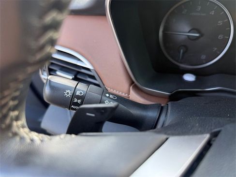 Used 2021 Subaru Outback Touring w/ Popular Package #2 image 14