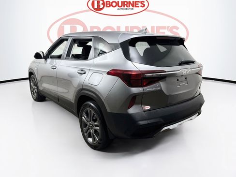 Used 2023 Kia Seltos LX AWD/4WD image 7