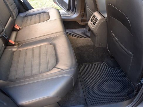 Used 2015 Volkswagen Passat TDI SEL Premium image 45