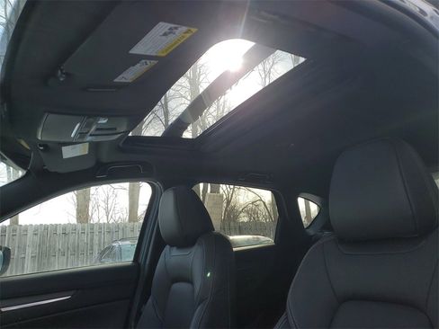 New 2025 MAZDA CX-5 Signature image 11