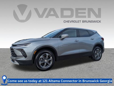 Used 2025 Chevrolet Blazer LT image 1