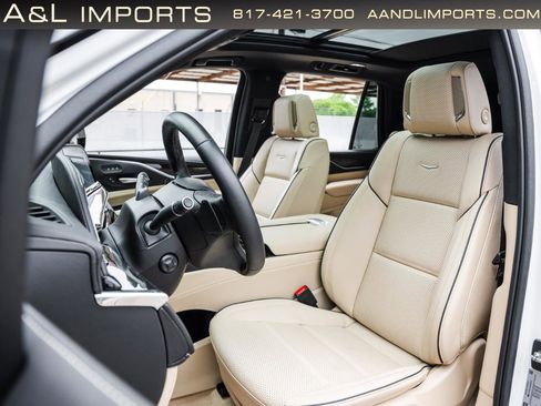 Used 2024 Cadillac Escalade Premium Luxury w/ Performance Package AWD/4WD image 4