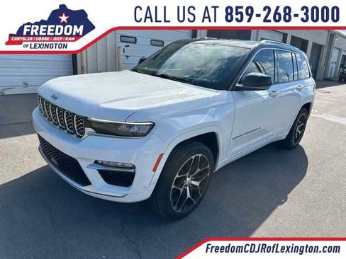 Used 2023 Jeep Grand Cherokee Summit AWD/4WD image 1