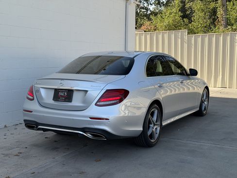 Used 2017 Mercedes-Benz E 300 4MATIC image 5