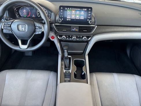 Used 2018 Honda Accord EX image 3