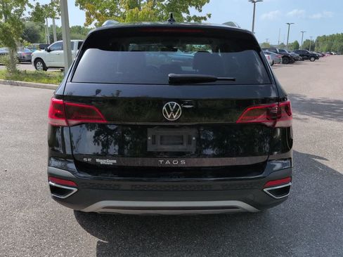 Used 2024 Volkswagen Taos SE FWD image 5