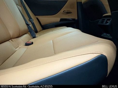 Used 2025 Lexus ES 300h w/ Premium Package FWD image 23