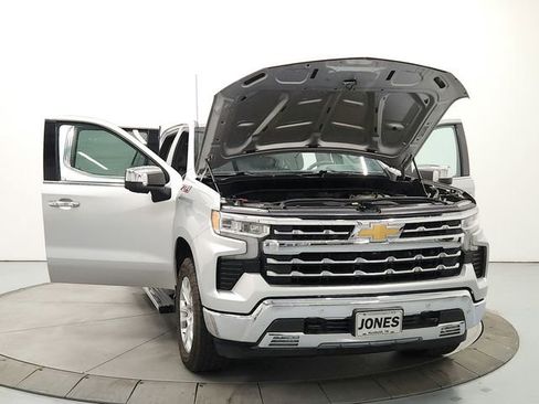 Used 2022 Chevrolet Silverado 1500 LTZ w/ LTZ Convenience Package II image 10