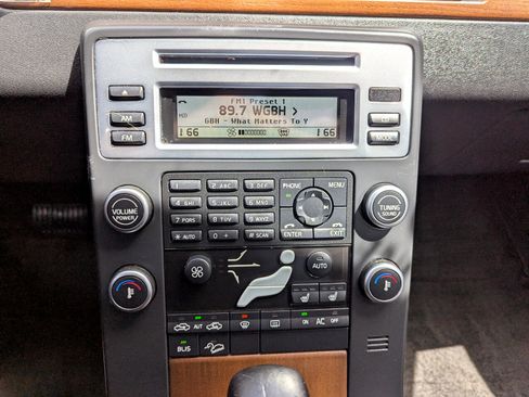 Used 2010 Volvo XC70 3.2 image 23