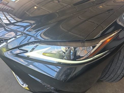Certified 2025 Lexus ES 350 F Sport FWD image 30