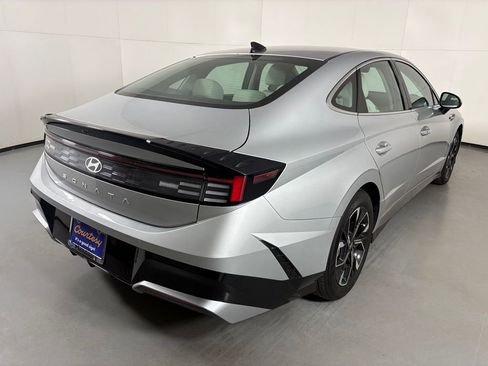 Used 2025 Hyundai Sonata SEL FWD image 8