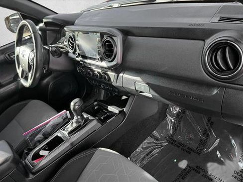 Certified 2021 Toyota Tacoma TRD Off-Road w/ Technology Package image 18