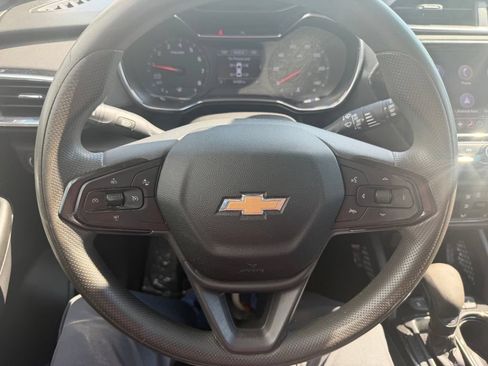 Used 2022 Chevrolet TrailBlazer LT w/ Convenience Package FWD image 26