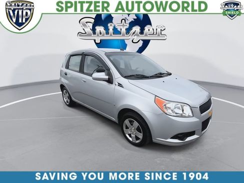 Used 2009 Chevrolet Aveo5 LT w/ Power and Convenience Package FWD image 2