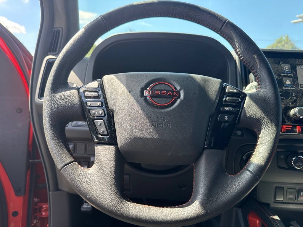 Used 2025 Nissan Frontier PRO-4X AWD/4WD image 7