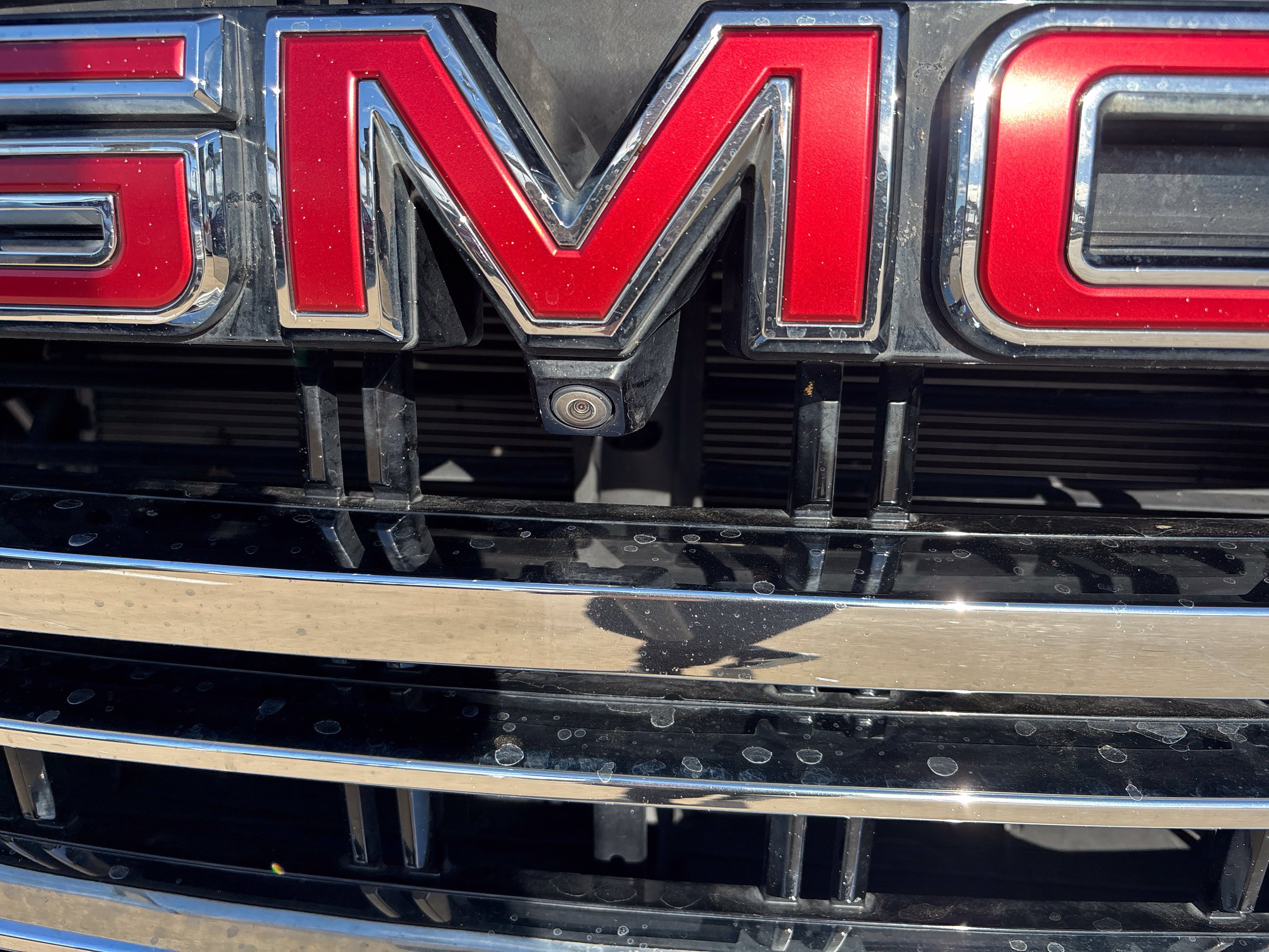 Used 2022 GMC Yukon SLT w/ SLT Luxury Package AWD/4WD image 3