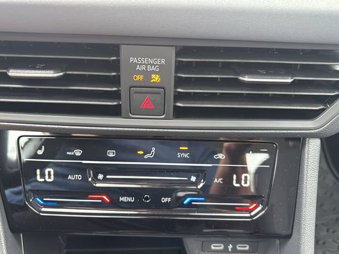 New 2026 Volkswagen Jetta SE FWD image 25
