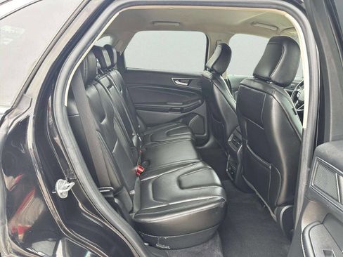 Used 2021 Ford Edge Titanium image 16