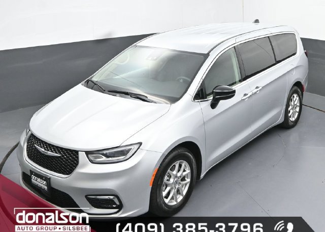 Used 2024 Chrysler Pacifica Touring-L FWD image 20
