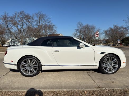 Used 2017 Bentley Continental GT image 6