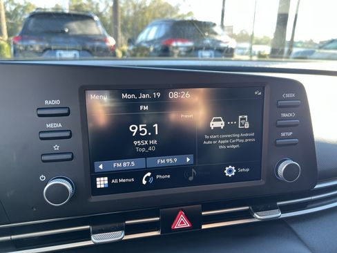 Used 2023 Hyundai Elantra SEL image 23