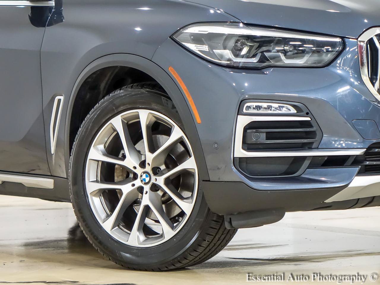 Used 2021 BMW X5 xDrive40i w/ Convenience Package AWD/4WD image 3