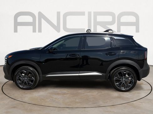 Used 2026 Nissan Kicks SR FWD image 8