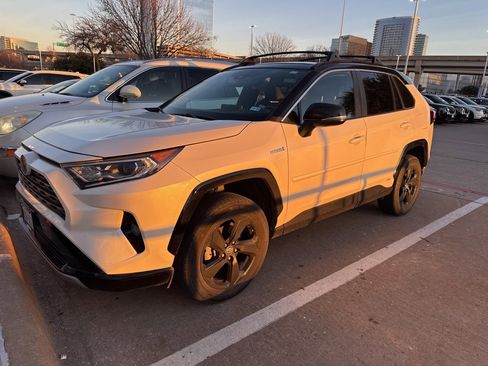 Used 2020 Toyota RAV4 XSE image 2