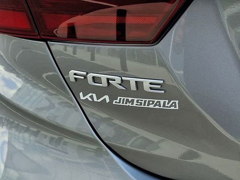 Used 2023 Kia Forte LXS image 29