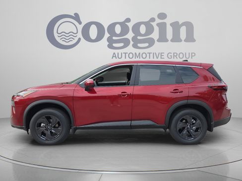 Used 2026 Nissan Rogue SV FWD image 2