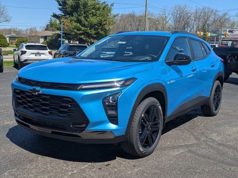 New 2026 Chevrolet Trax ACTIV w/ Sunroof Package FWD image 3