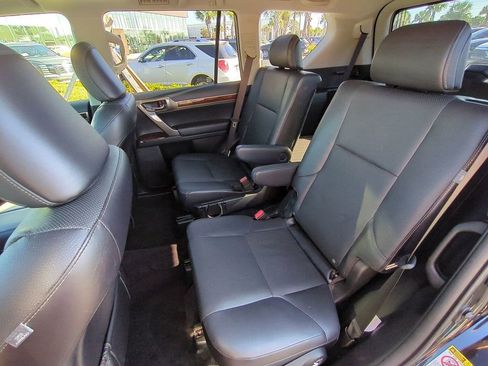 Used 2017 Lexus GX 460 image 14