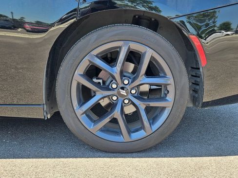 Used 2019 Dodge Charger SXT w/ Blacktop Package RWD image 11