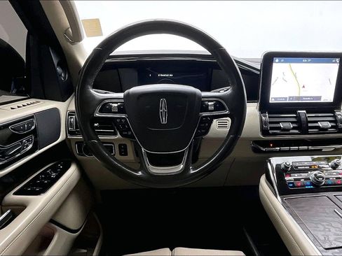 Used 2018 Lincoln Navigator Reserve w/ Technology Package AWD/4WD image 4