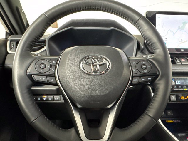 Used 2025 Toyota RAV4 XSE w/ Advanced Technology Package AWD/4WD image 19