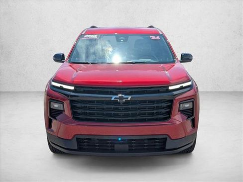 Used 2024 Chevrolet Traverse LT w/ Midnight/Sport Edition FWD image 2