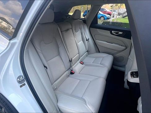 New 2026 Volvo XC60 B5 Ultra w/ Protection Package Premier AWD/4WD image 16