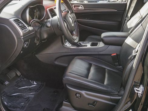 Used 2018 Jeep Grand Cherokee Limited image 17