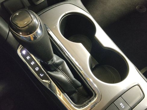 Used 2017 Chevrolet Cruze LT w/ Convenience Package image 26