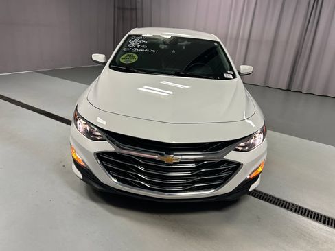 Used 2024 Chevrolet Malibu LS FWD image 2